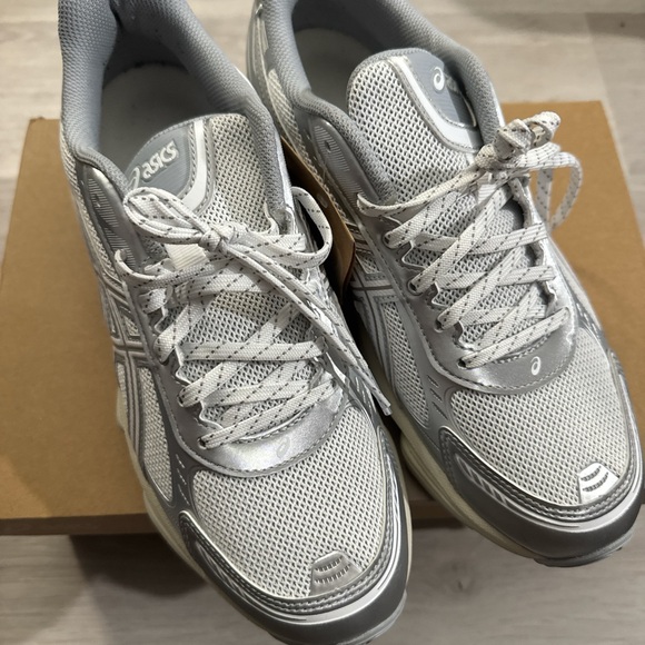 Asics White Gel-Kinetic Fluent - Picture 3 of 8